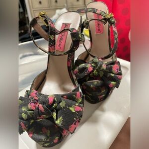 Betsey Johnson Sexy Pumps